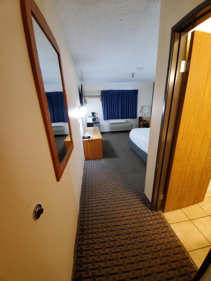 Hibbing Inn And Suites Exterior foto