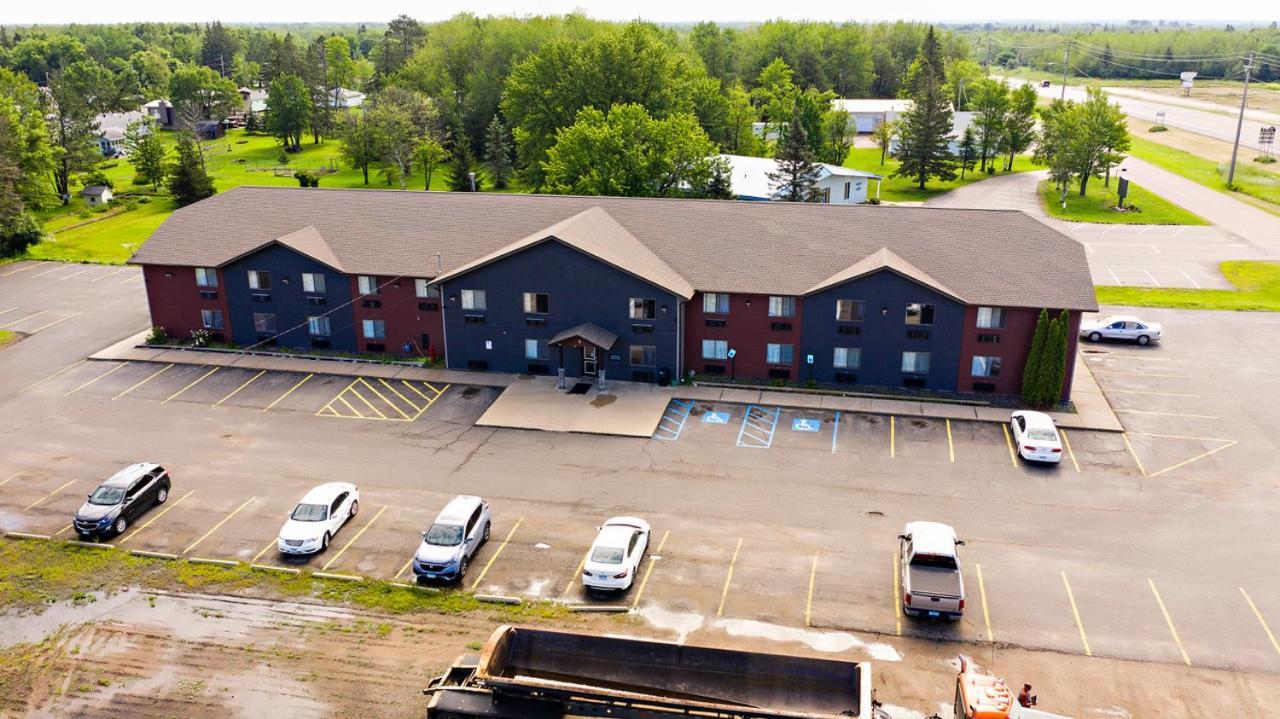 Hibbing Inn And Suites Exterior foto